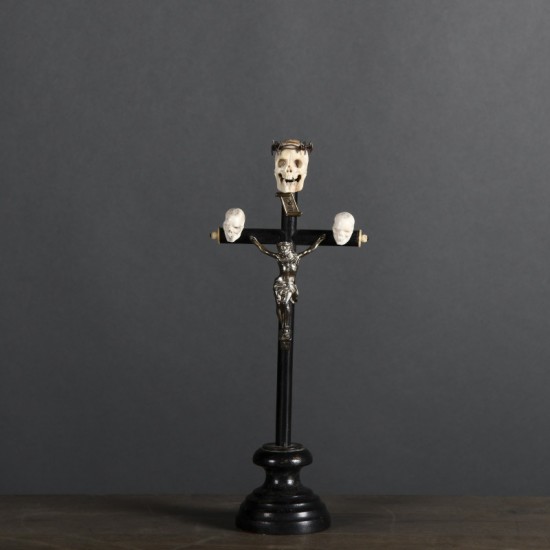 Crucifix Memento Mori